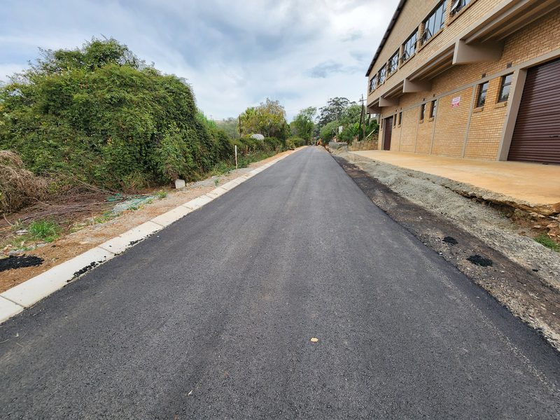 Greers Groove Road, iXopo - completed asphalt surfacing